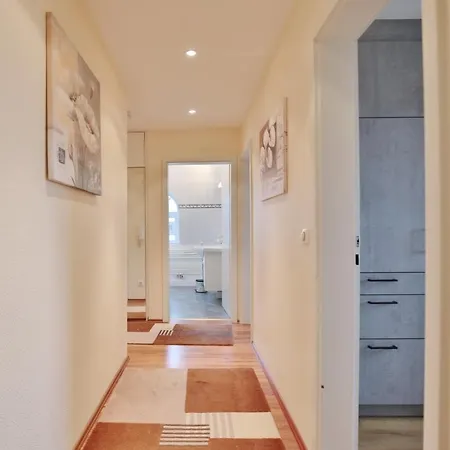 Apartment Bergstrasse 60 Bergstrasse 9 *